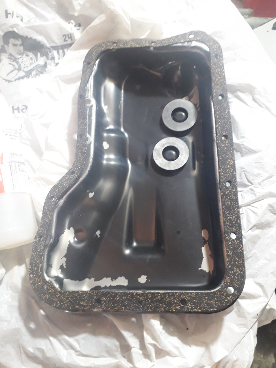 Чистый поддон с прокладкой фирмы COB-WEB — Mazda 323 V