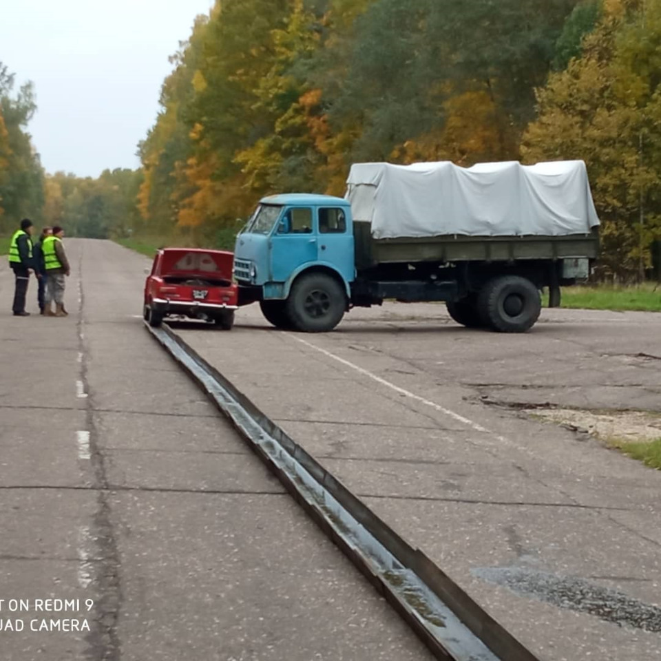 Металл против жести — МАЗ 500А, 9,6 л, 1970 года | просто так | DRIVE2