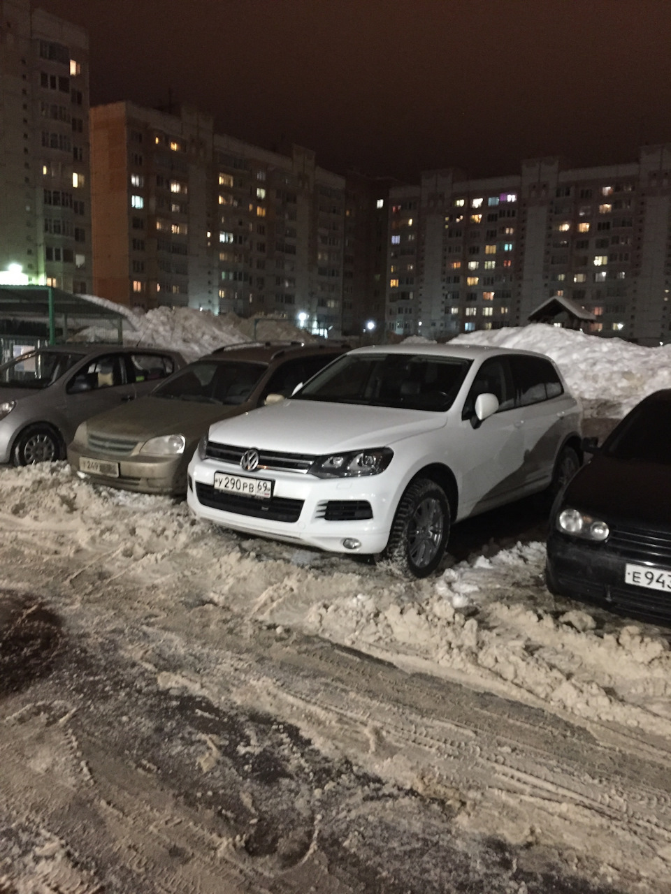 Первая парковка — Volkswagen Touareg (2G), 3,6 л, 2012 года | покупка  машины | DRIVE2