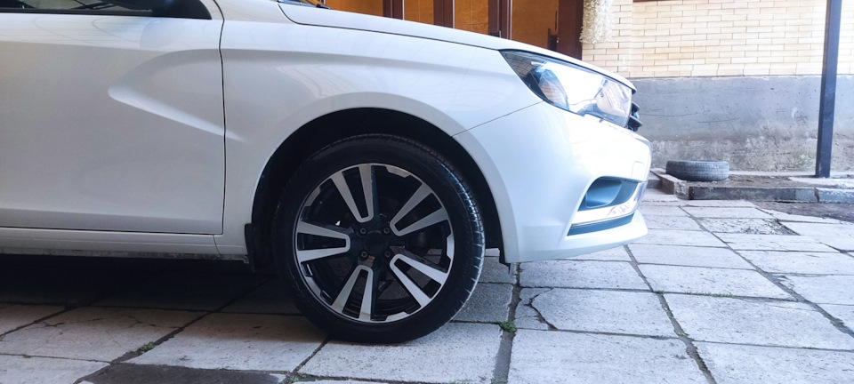 Чехлы пилот на Веста кросс св — Lada Vesta (1G), 1,6 л, 2022 года ...
