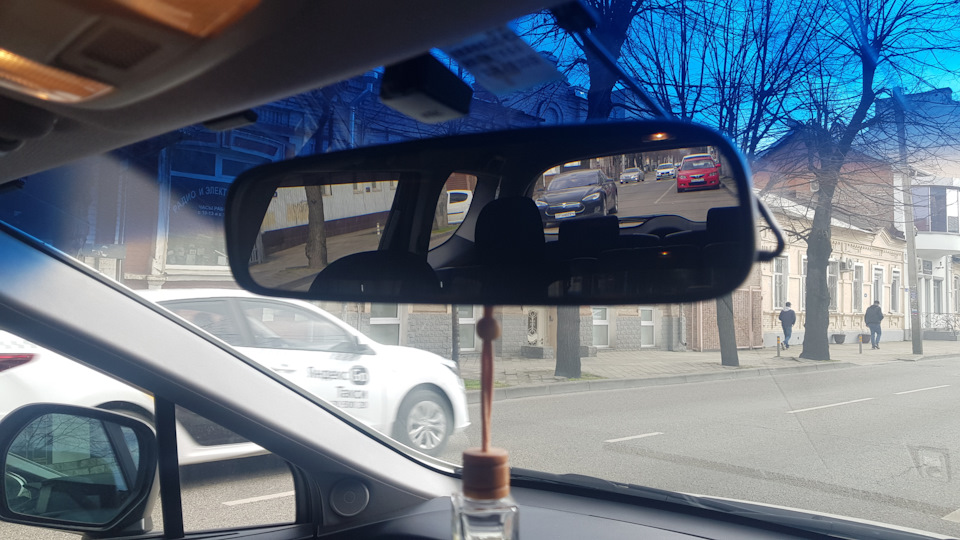 Салонное зеркало заднего вида с автоматическим затемнением от Honda ...