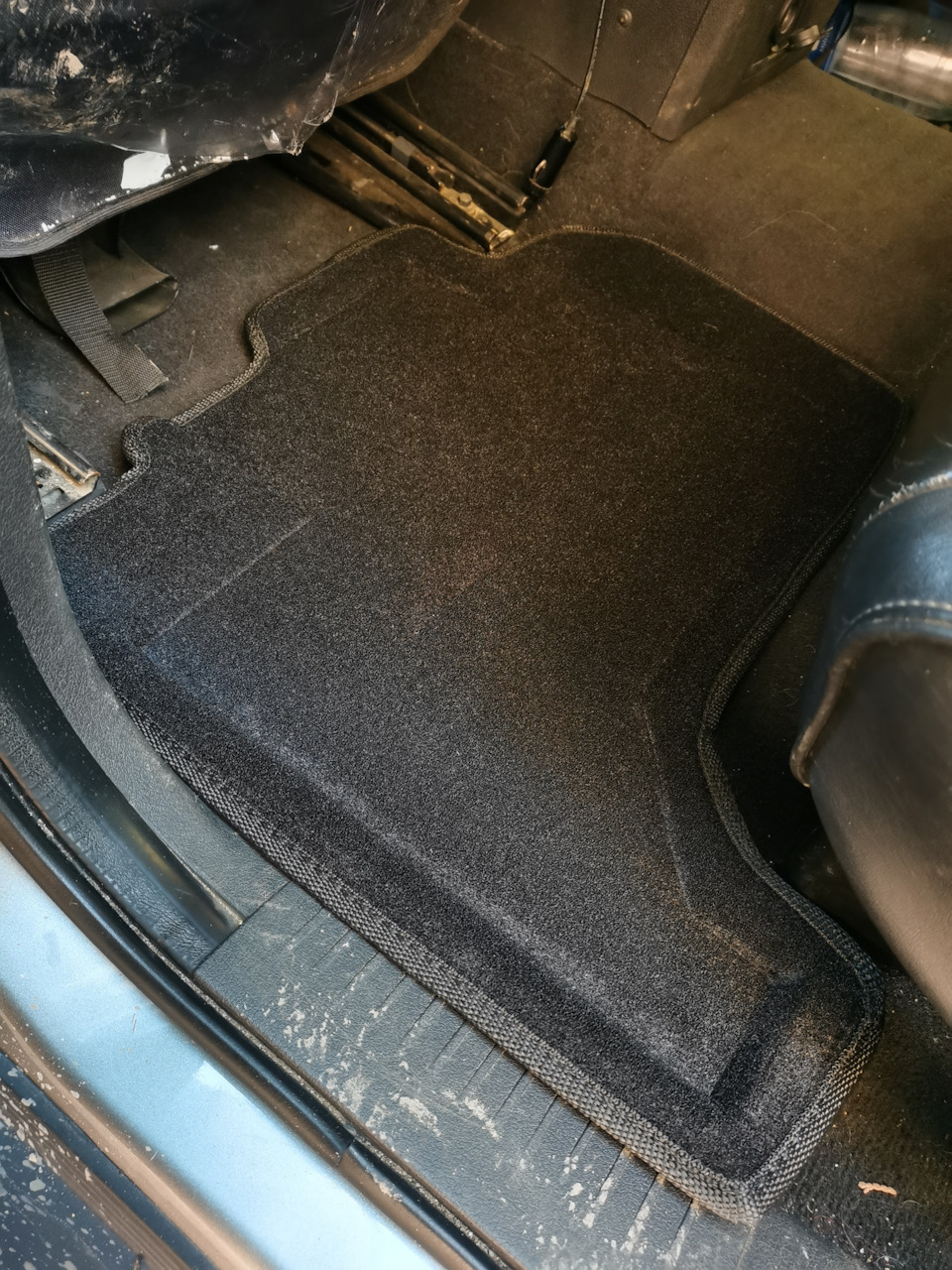 задний пассажир — Jeep Grand Cherokee (WK)