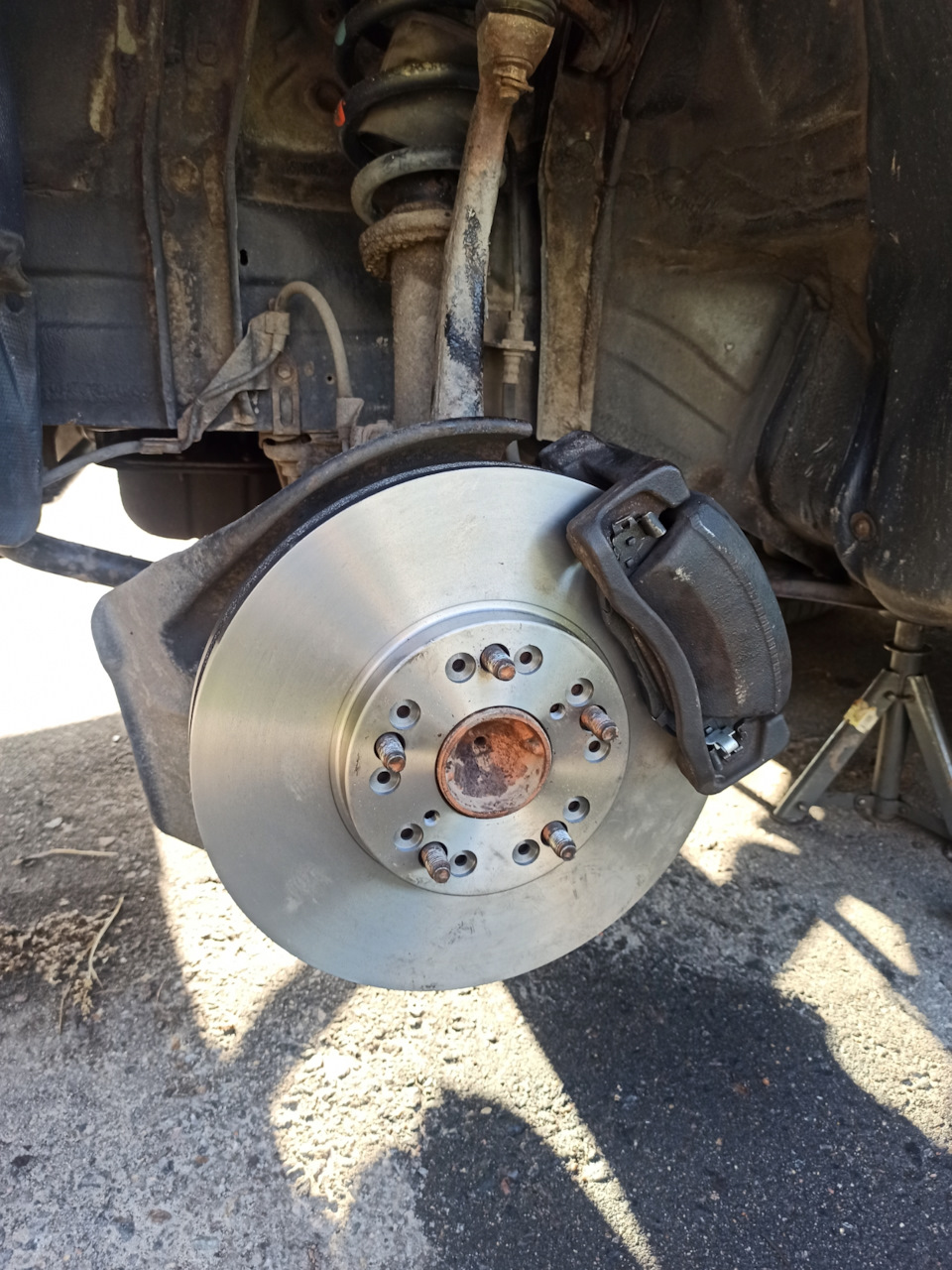 Замена передних дисков, колодок, и переборка суппортов — Lexus GS ...