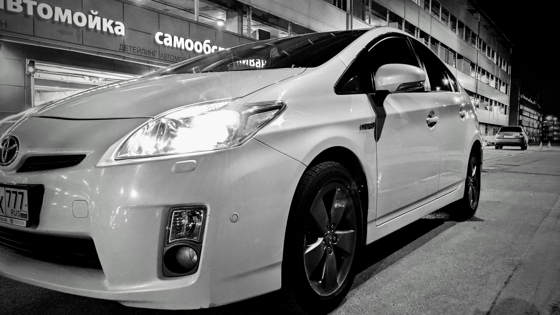 Toyota Prius (30) 1.8 гибридный 2010 | Зефирка на DRIVE2