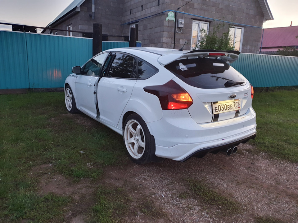 Тоним фонари — Ford Focus Hatchback III, 2 л, 2012 года | тюнинг | DRIVE2