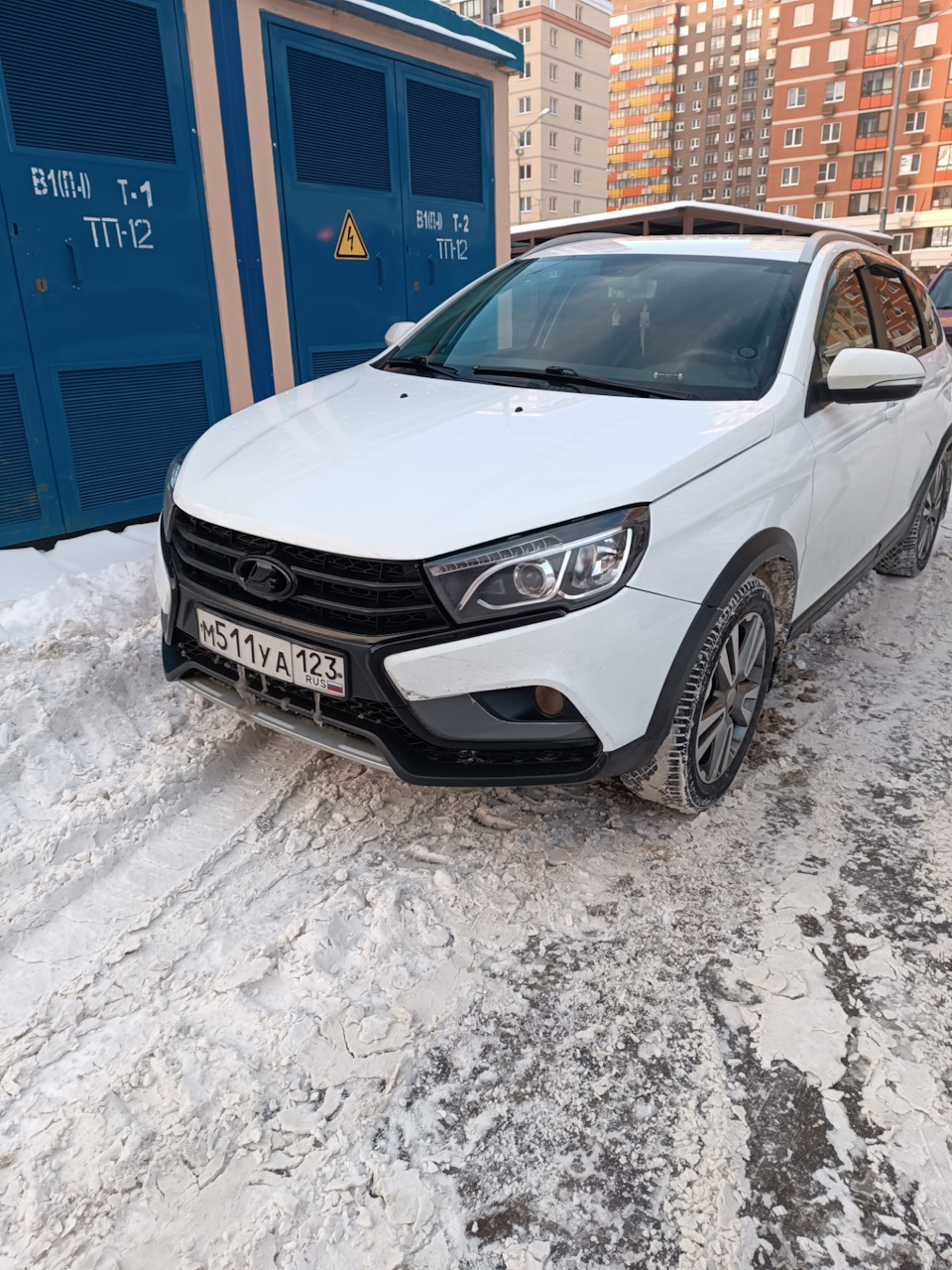 Фары линза китай — Lada Vesta SW Cross, 1,6 л, 2018 года | стайлинг | DRIVE2