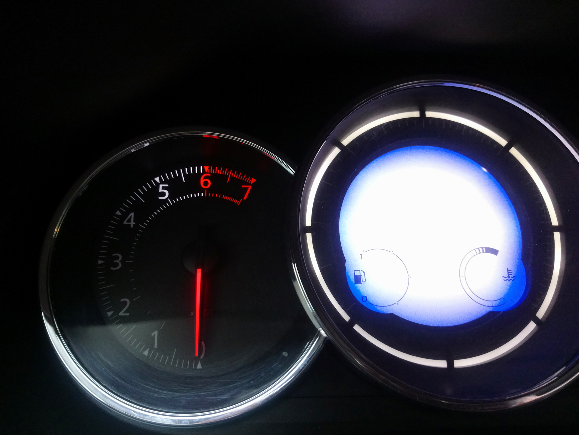 Не работает подсветка тахометра. Не работает подсветка тахометра. Пропайка блока отопителя сайбер. Руль с индикатором тахометра мерседес. Плата для приборной панели хендай соната 2.