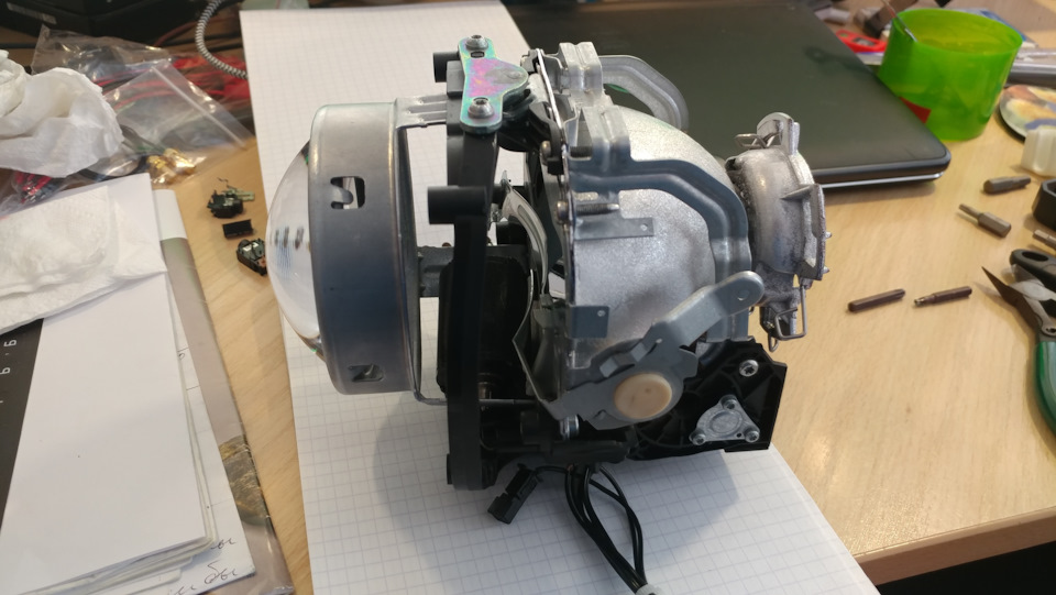 018. Полная переборка фары. — Audi A6 Avant (C6), 3 л, 2005 года ...