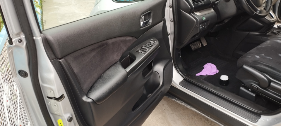 Почистил пенной сидение штурмана! — Honda CR-V (RM)