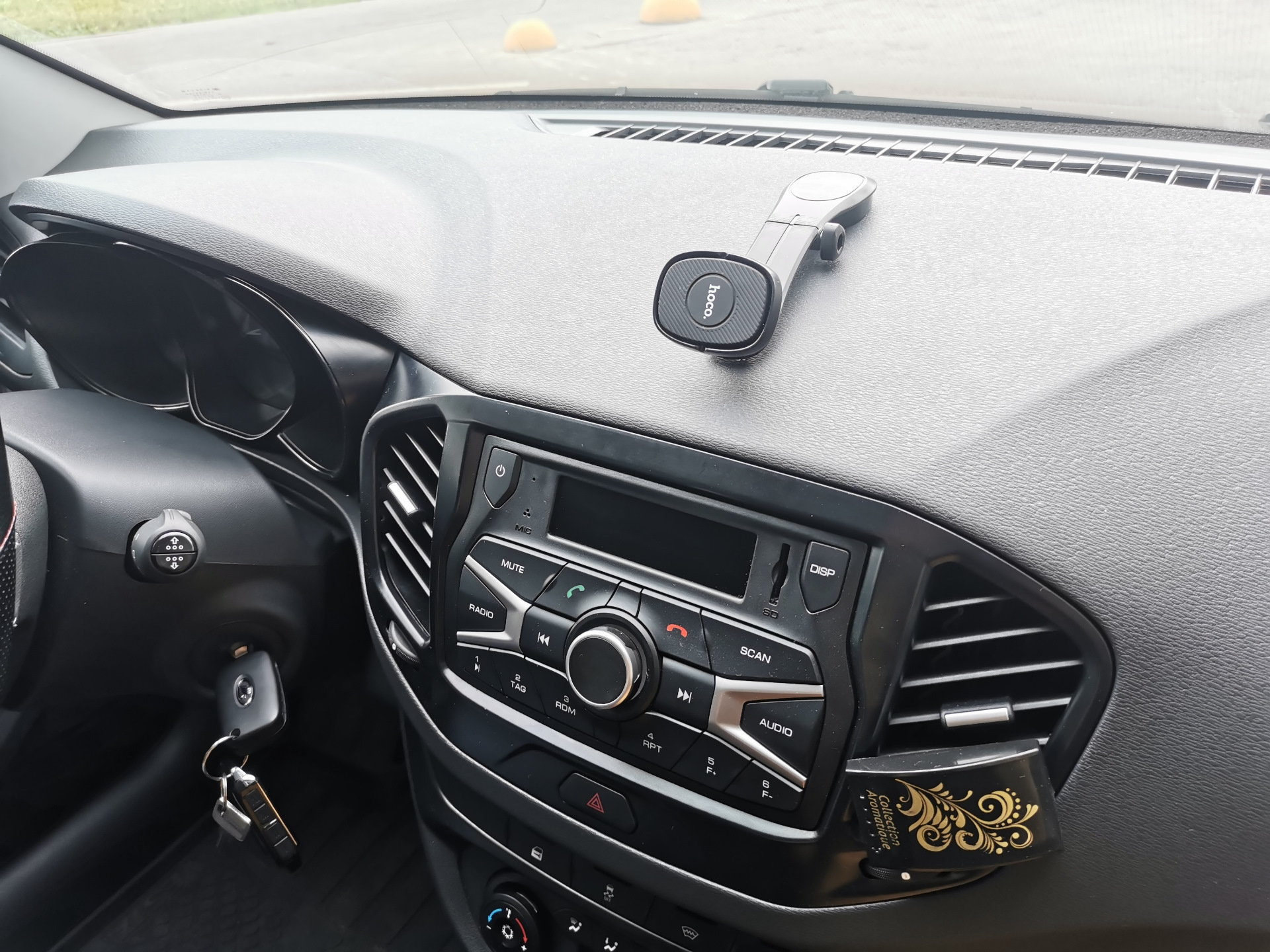Как снять планшет на весте Держатель для планшета - Lada Vesta SW, 1,6 л, 2021 года аксессуары DRIVE2