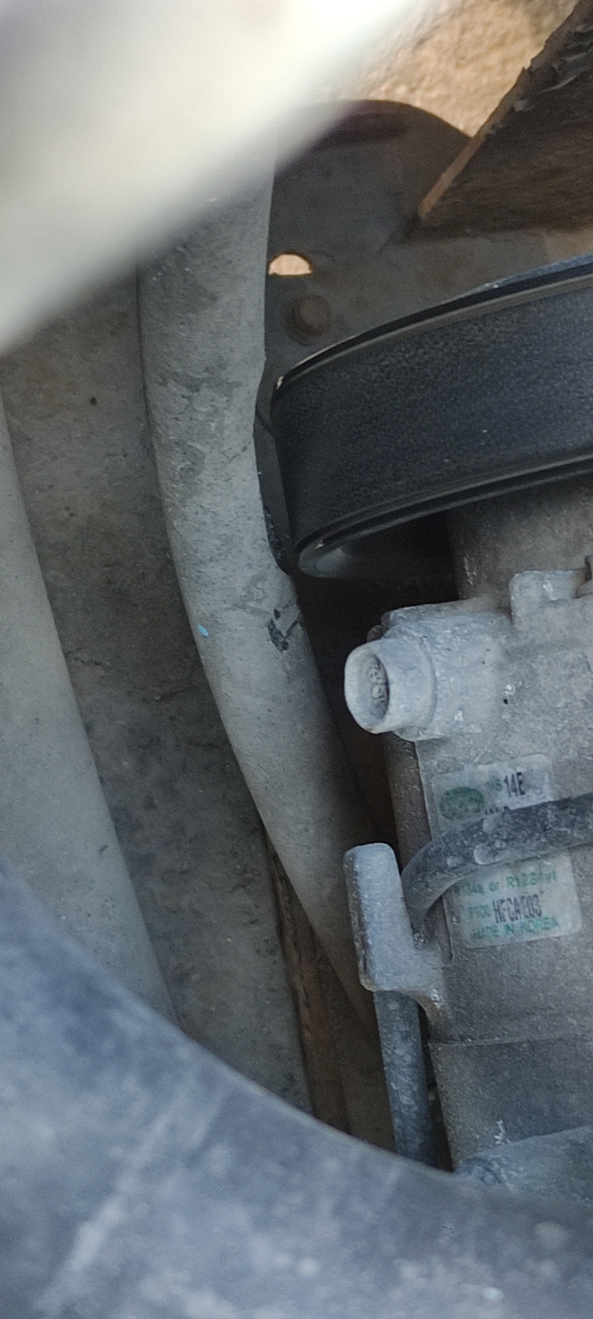 Протерся шланг низкого давления кондиционера — DRIVE2