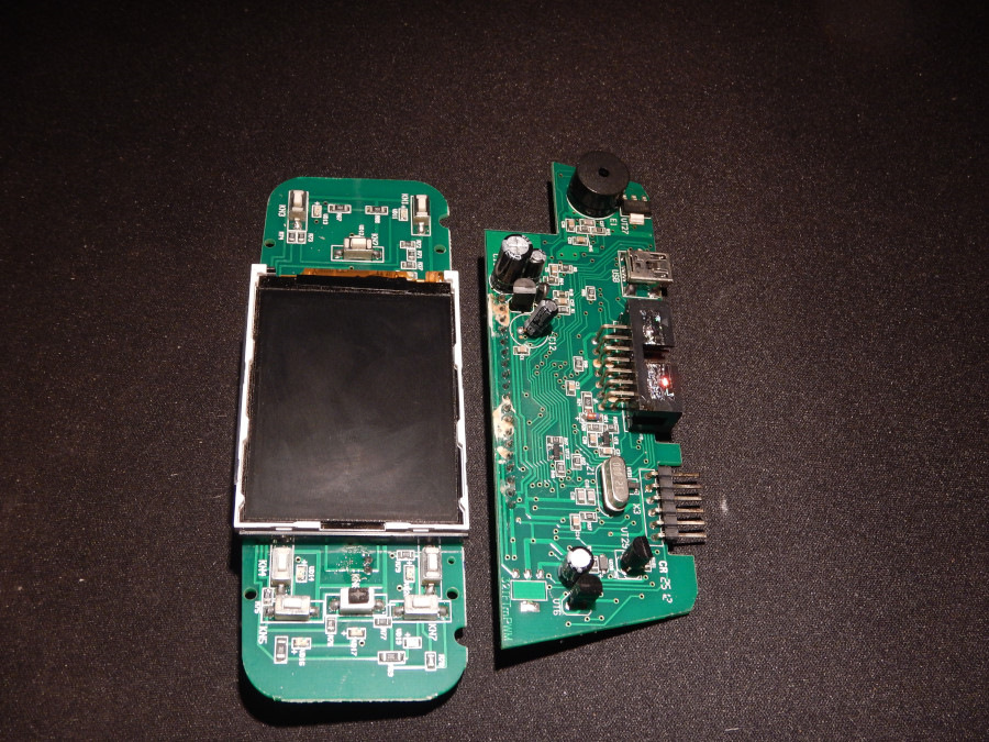 multitronics vc730 коды ошибок. E4AAAgCBZOA 960. multitronics vc730 коды ошибок фото. multitronics vc730 коды ошибок-E4AAAgCBZOA 960. картинка multitronics vc730 коды ошибок. картинка E4AAAgCBZOA 960. Купил, я значит, как-то зимой на авито Джимлену бортовой компьютер Multitronics TC730. Ну должно же быть в машине хоть что-то электронное кроме блока абс и дёргалки инжектора. Зверь этот умеет и скорость на больших колесах правильную показывать, и бензин считать, даже лампочками мигать да дудеть себе что-то там в дудку.Ну здорово же!Я его, значит, калибровал, на фирменный 3м скотч клеил, протирал даже, один раз. А эта зараза с наступлением лета почувствовала дух свободы и набегающий морской бриз из окна, расслабилась окончательно и начала врать.