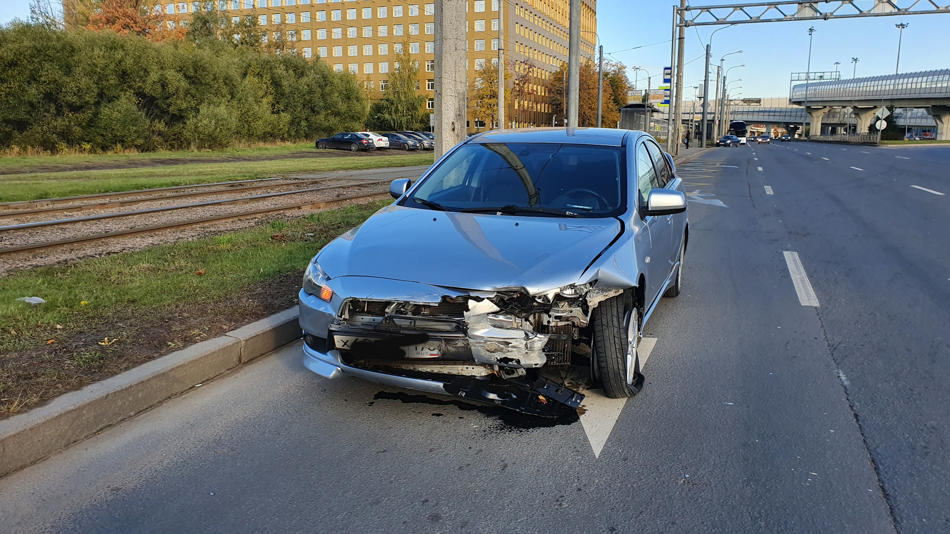 Можно ли после дтп. Мицубиси Лансер 10 авария. Митсубиси Лансер 10 после аварии. Mitsubishi Lancer 9 после аварии. Разбитый Митсубиси Лансер 10.