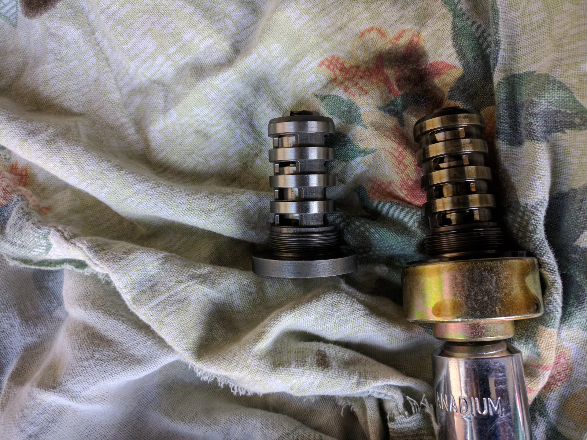 Замена клапана регулировки фаз газораспределения — Audi A6 (C7), 2 л ...