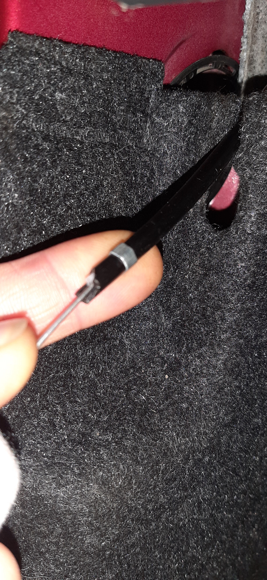 Ремонт кончика троса капота — Skoda Octavia A4 Mk1, 1,6 л, 2008 года ...