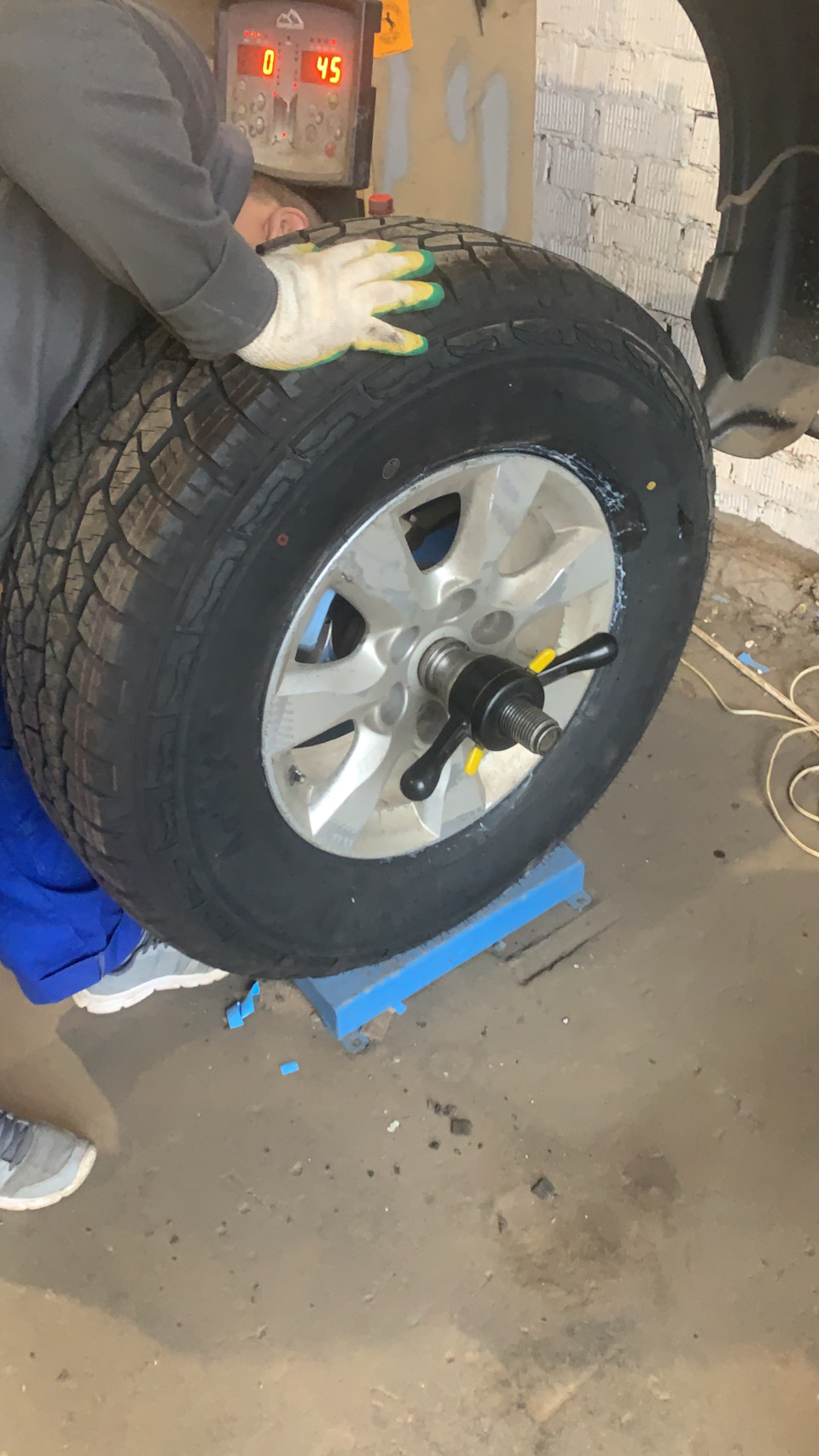 Установка резины 285/70/17 на штатные диски. Плюсы и минусы ...