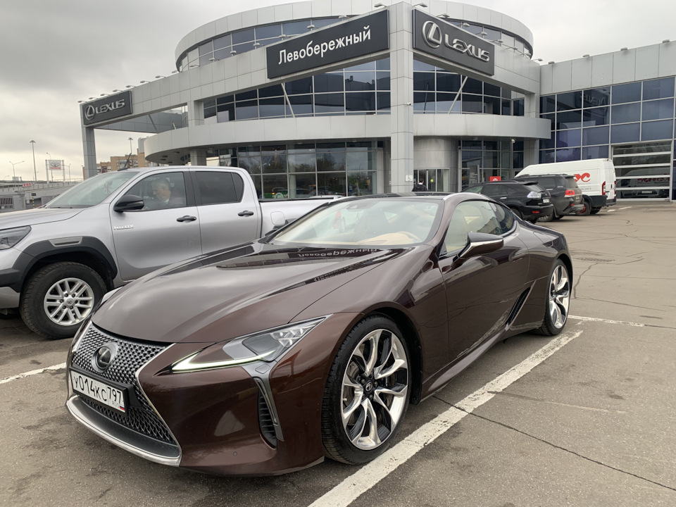 Красавца привезли к главному входу, чистым! — Lexus LC 500