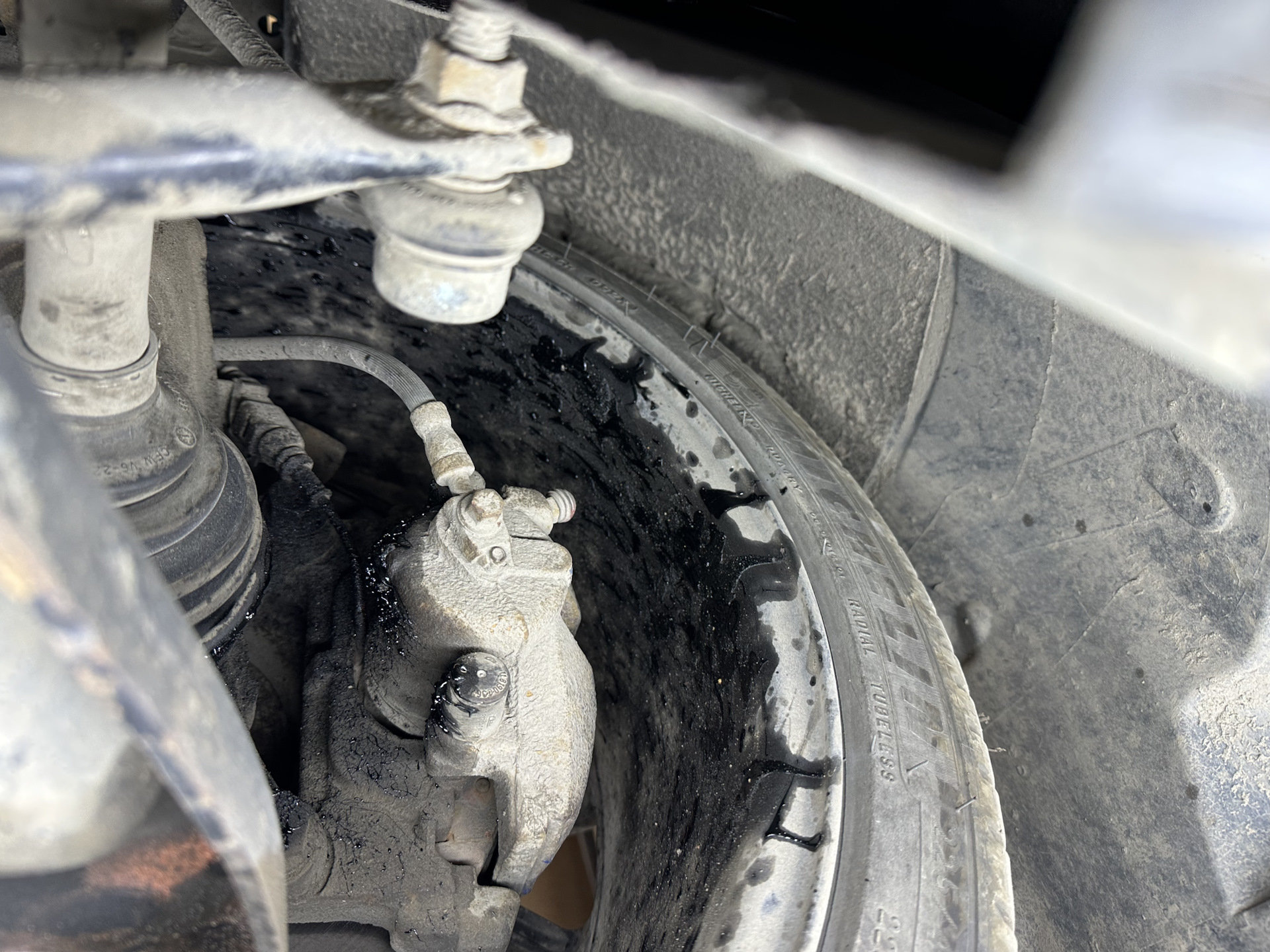 Замена левого внешнего пыльника ШРУС. Skoda Octavia a5 — Skoda Octavia ...