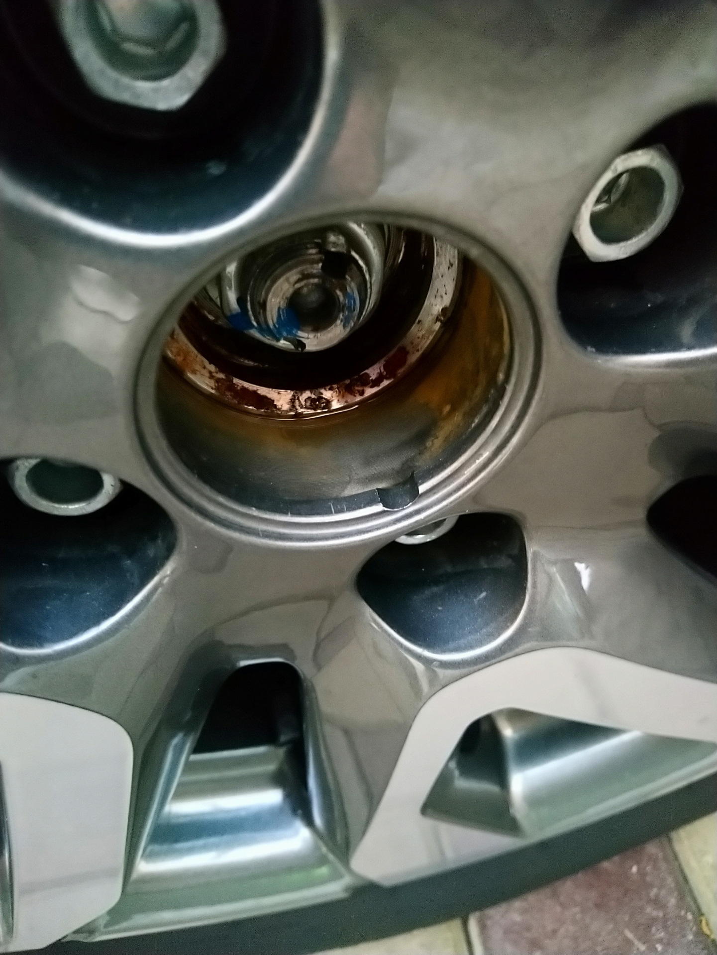 Забитая история про колпачки литых дисков. — Lada Гранта Cross, 1,6 л ...