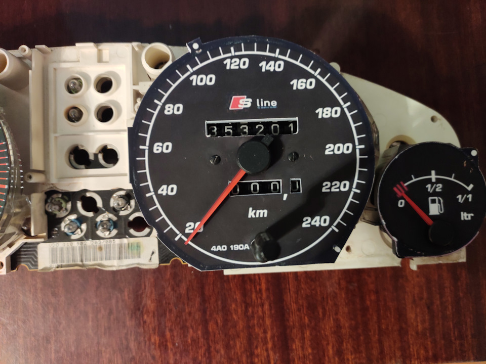Шкалы приборов Ауди sq5.