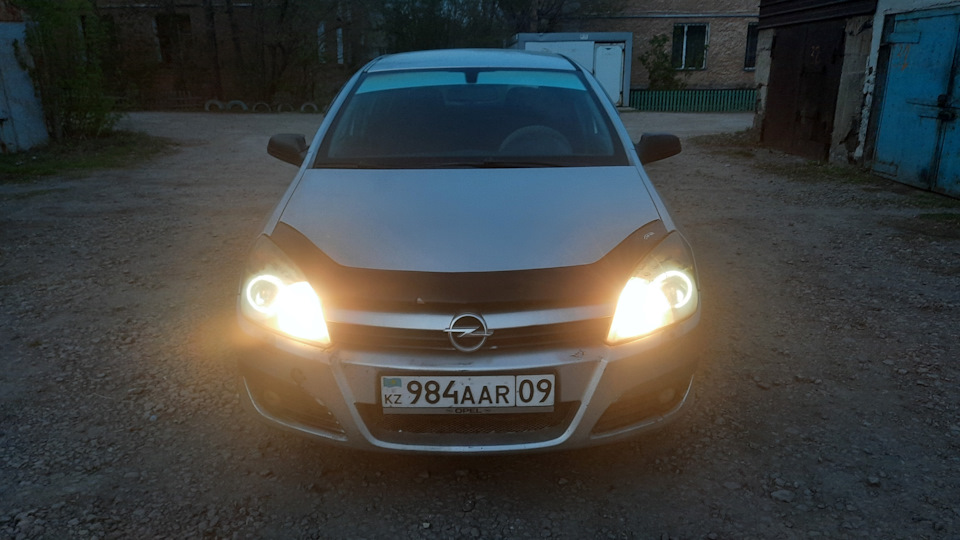 Опель корса включается аварийка сама по себе