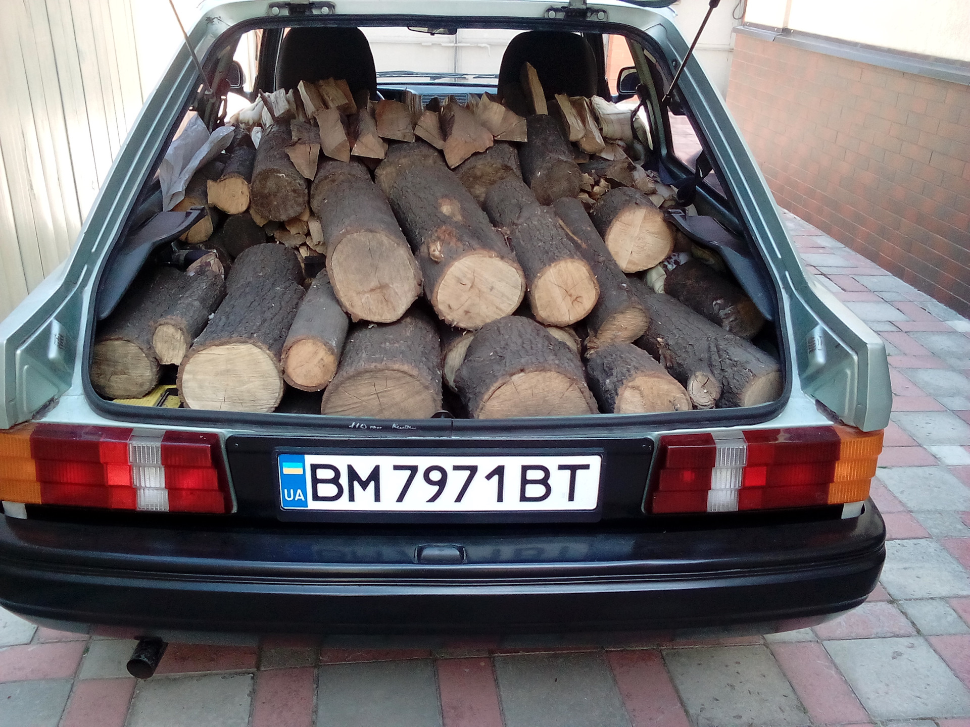 Машина на дровах или в дрова или (с дровами наперевес). — Ford Escort Mk3,  1,1 л, 1982 года | наблюдение | DRIVE2