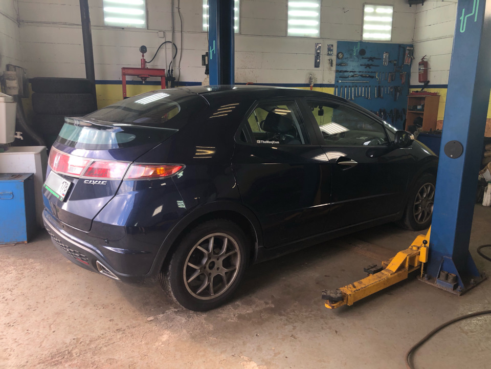 Замена задних тормозных дисков и колодок + тормозная жидкость — Honda ...