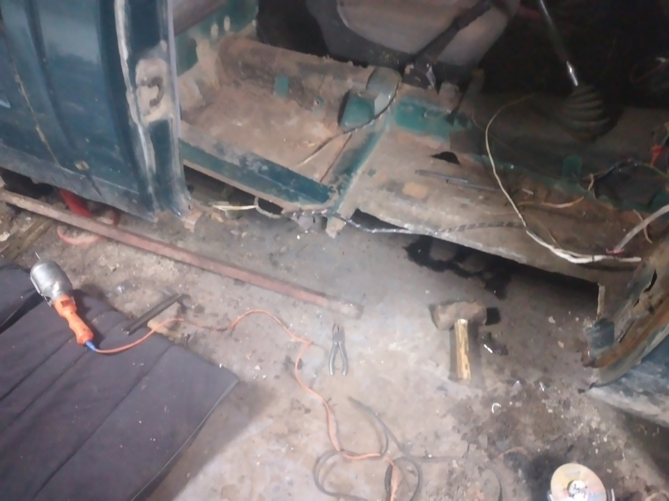 Ремонт гнилых порогов и пола. — ИЖ 27175, 1,6 л, 2008 года | кузовной ...