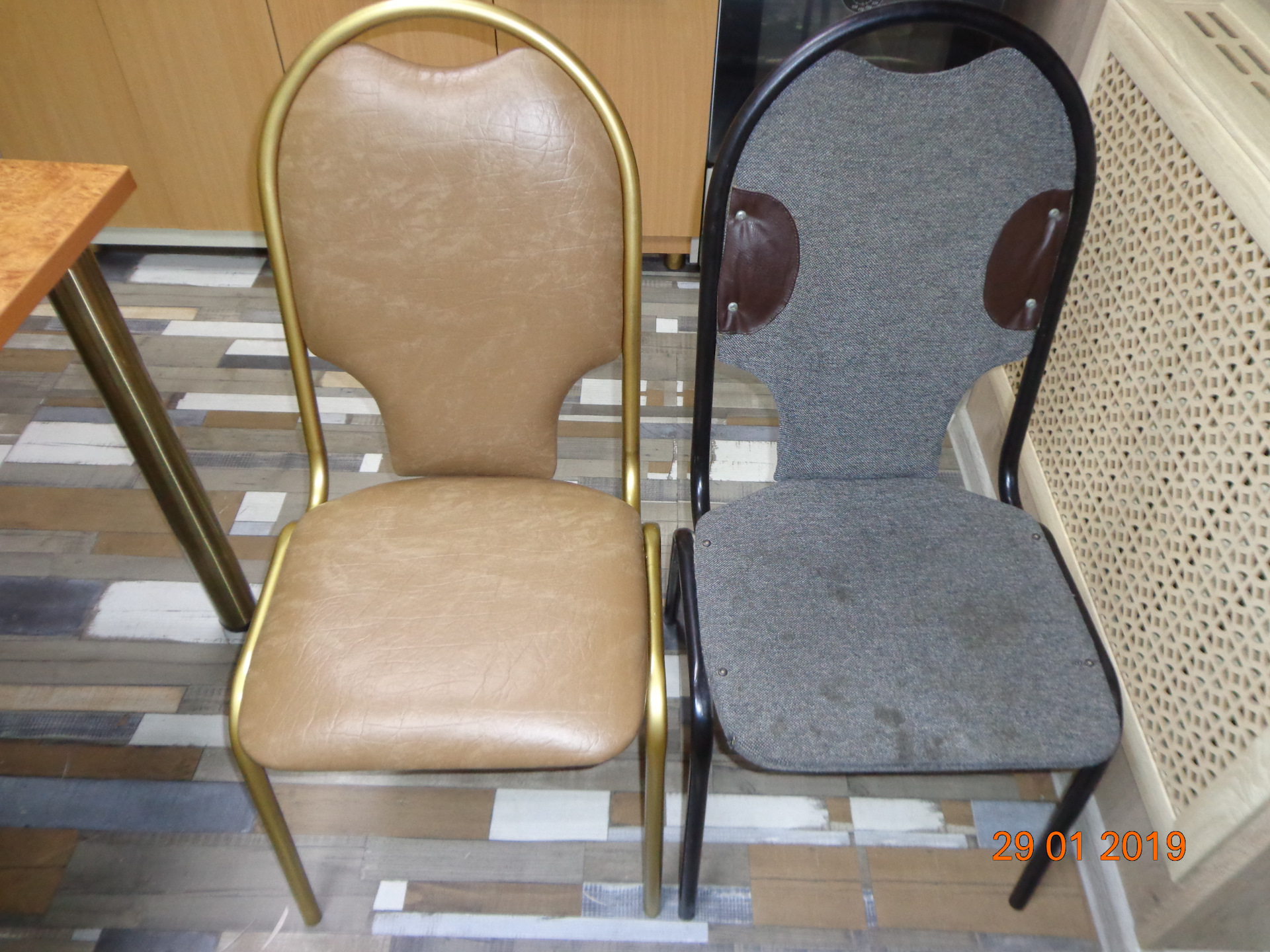 обивка сидений стульев искусственной кожей