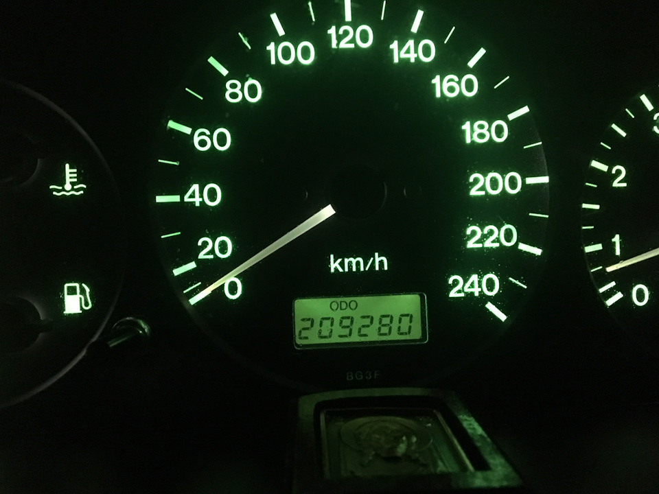 Замена масла, прокладки клапанной крышки, чистка трамблера и упл.кольца ...