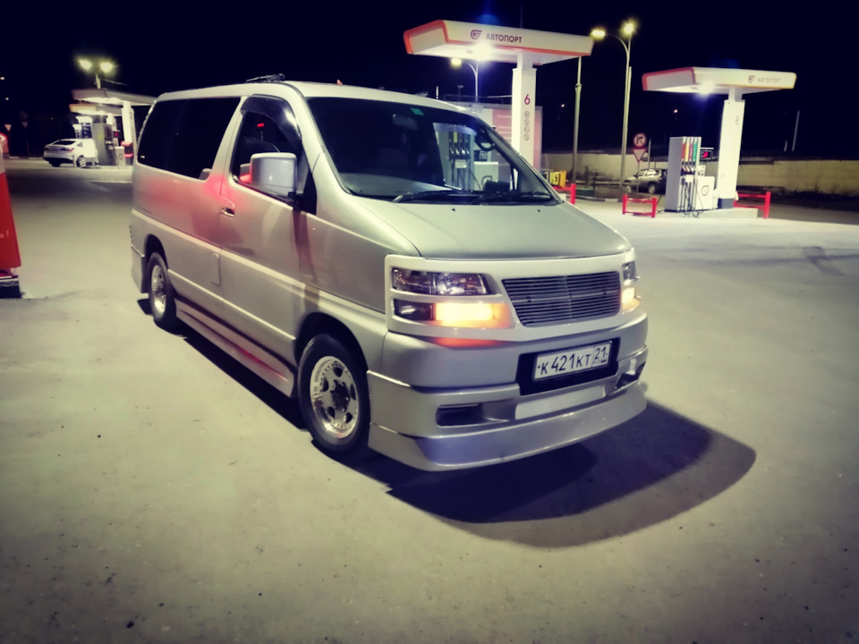 Nissan Elgrand e50