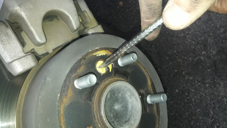 Регулировка ручника — Toyota Camry (XV50), 2,5 л, 2015 года | своими ...