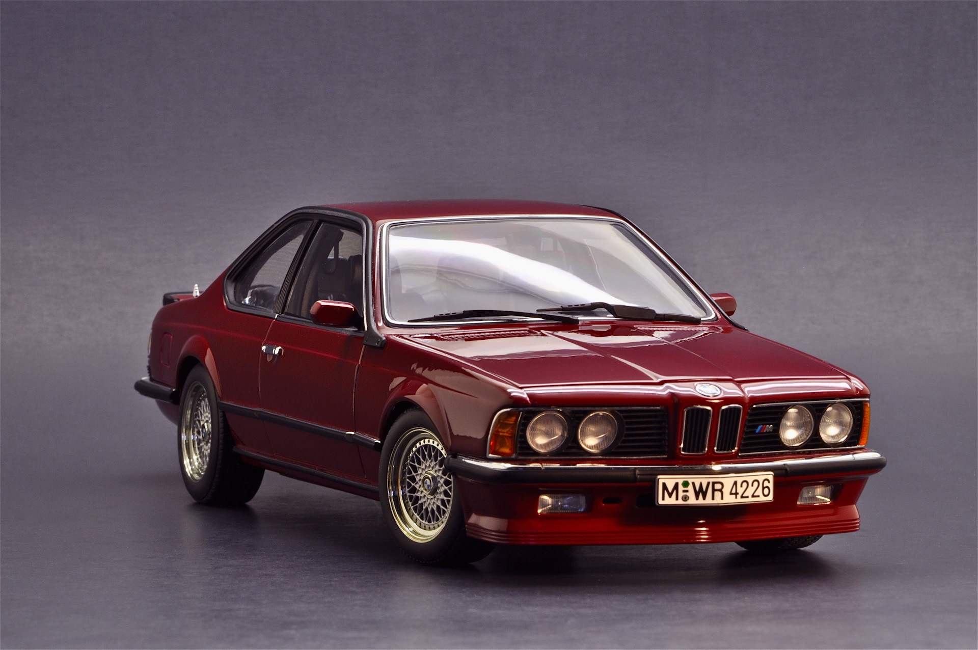 ミニカー AUTOart 1/18 BMW M 635 CSi Karmin Red AUTOart 1/18 E24 BMW ///M635CSi, Karminrot. Millenium Series