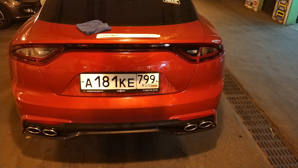 Kia Stinger шильдик