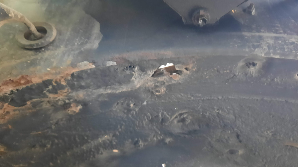 И ещё — Toyota Land Cruiser 100