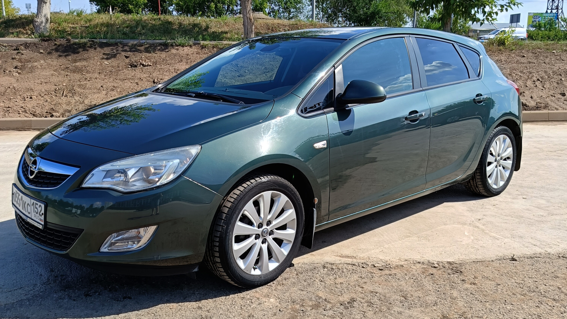 Opel Astra J 1.6 бензиновый 2010 | Изумруд на DRIVE2