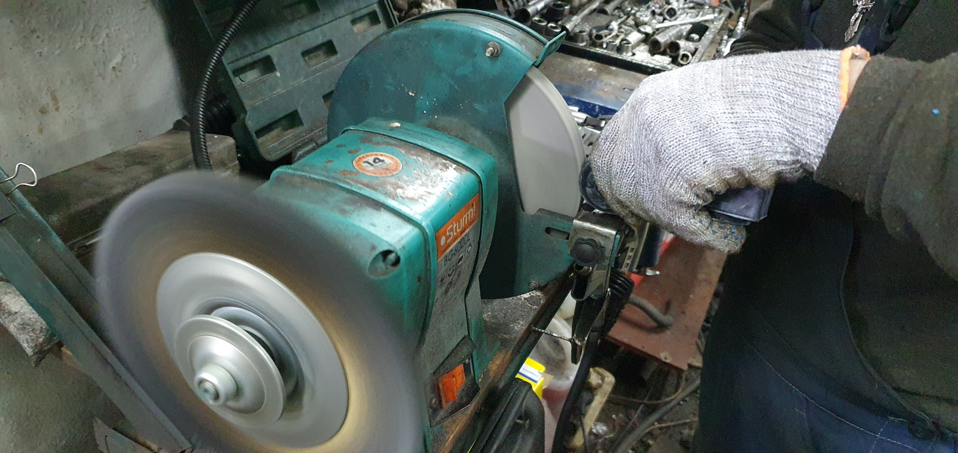 Замена резинок переднего стабилизатора Тигуан — Volkswagen Tiguan (1G ...