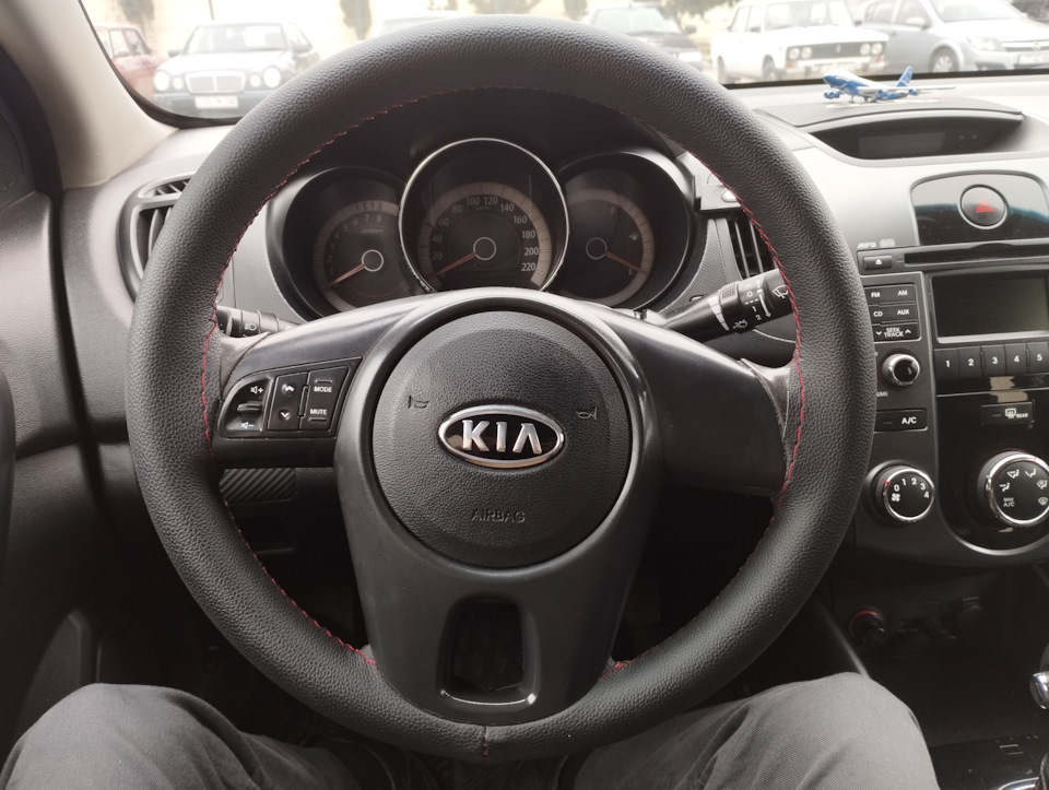 Обтяжка руля — KIA Cerato (2G), 1,6 л, 2012 года | стайлинг | DRIVE2