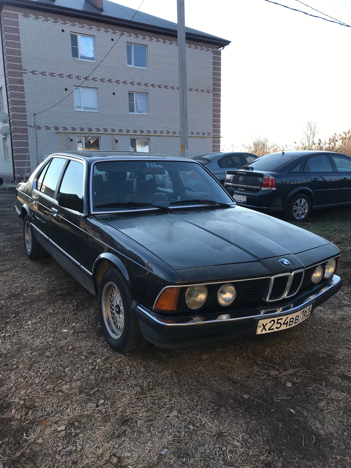 Бмв семерка старая. Bmw e23. Бмв семерка старая. Bmw 7 2001. Бмв 740 2000г.