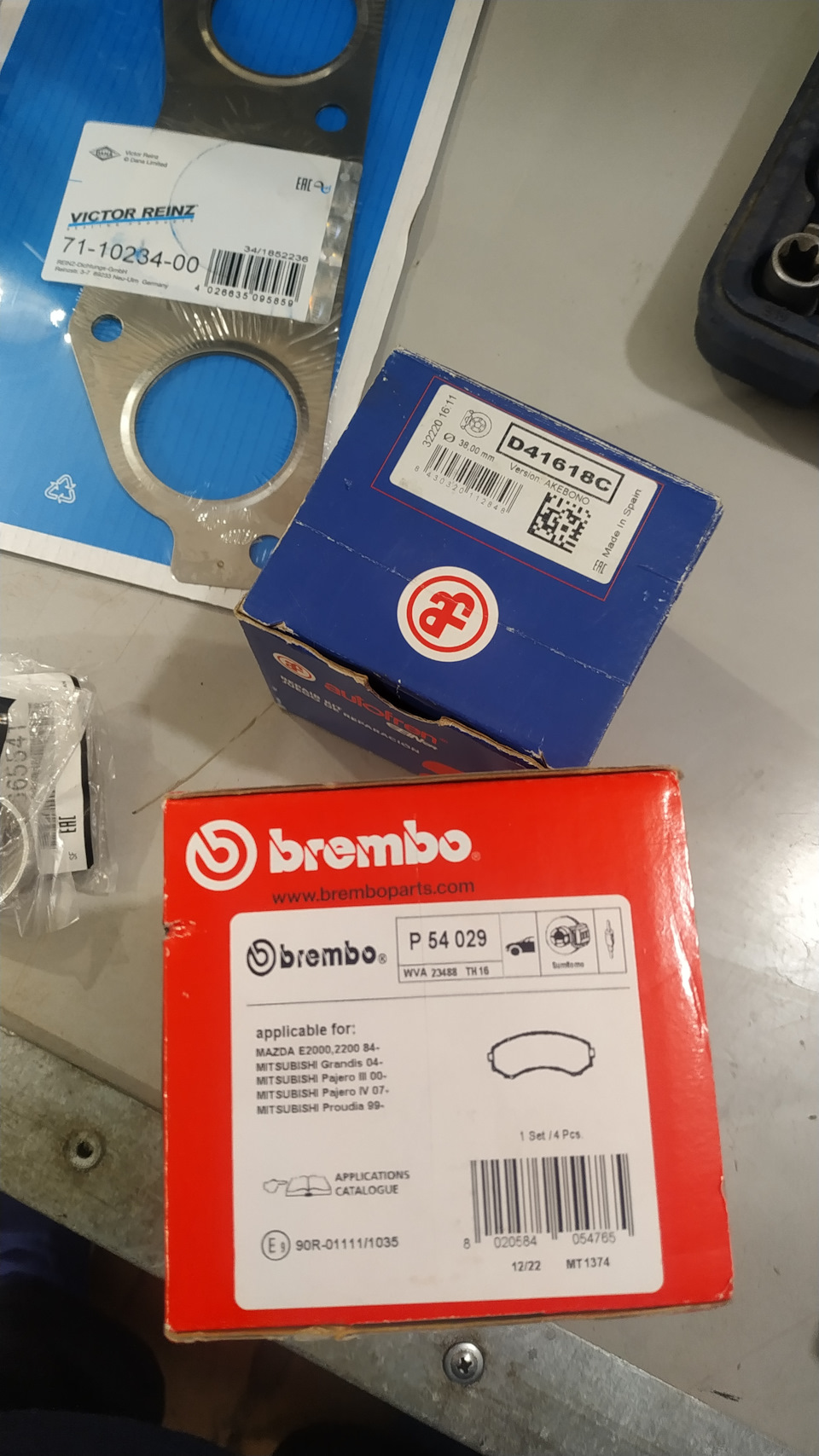 Замена заглушек блока цилиндров (ТО ТОРМОЗНОЙ СИСТЕМЫ) — Mitsubishi ...