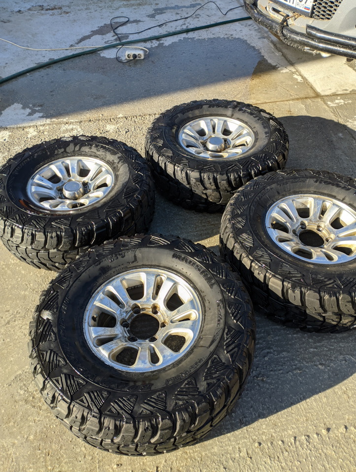 Шины летние Kumho 285/70 R15, литые диски 7Jx15 ET10 6x139,7 на Great ...