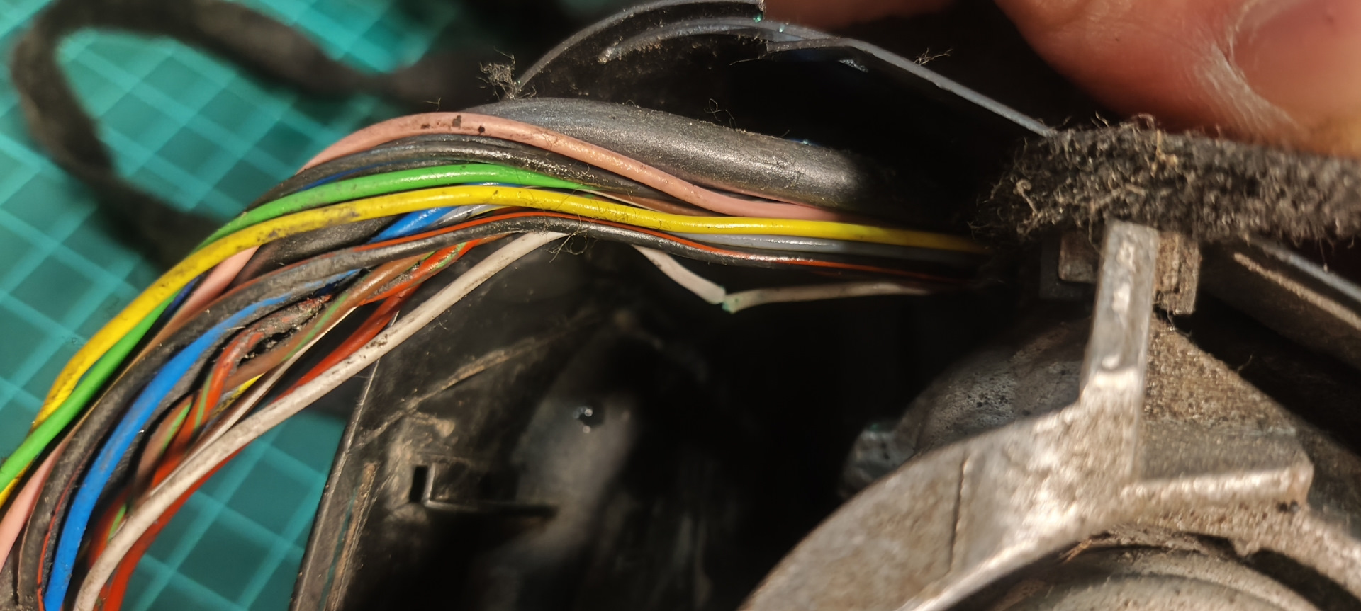 Ремонт проводки наружного зеркала Тигуан — Volkswagen Tiguan (2G), 2 л ...