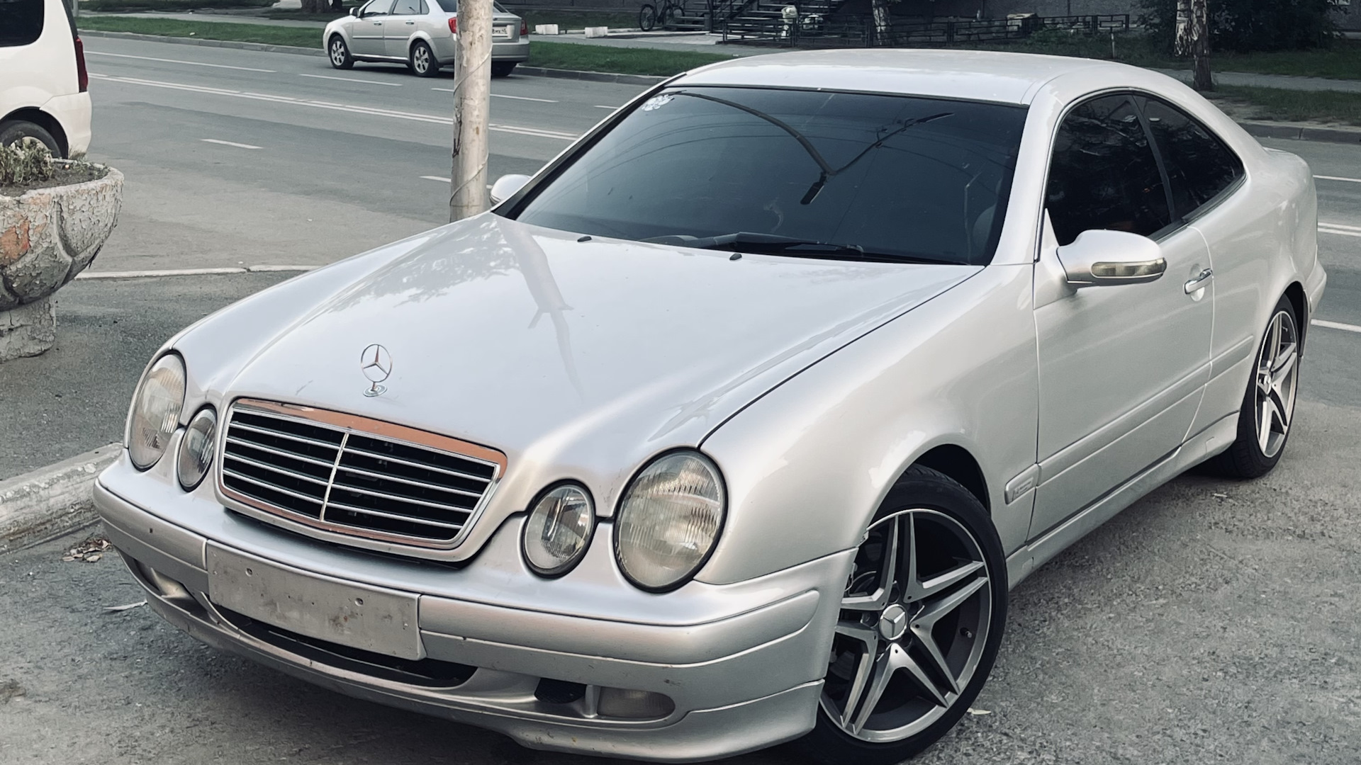 Mercedes Benz CLK w208