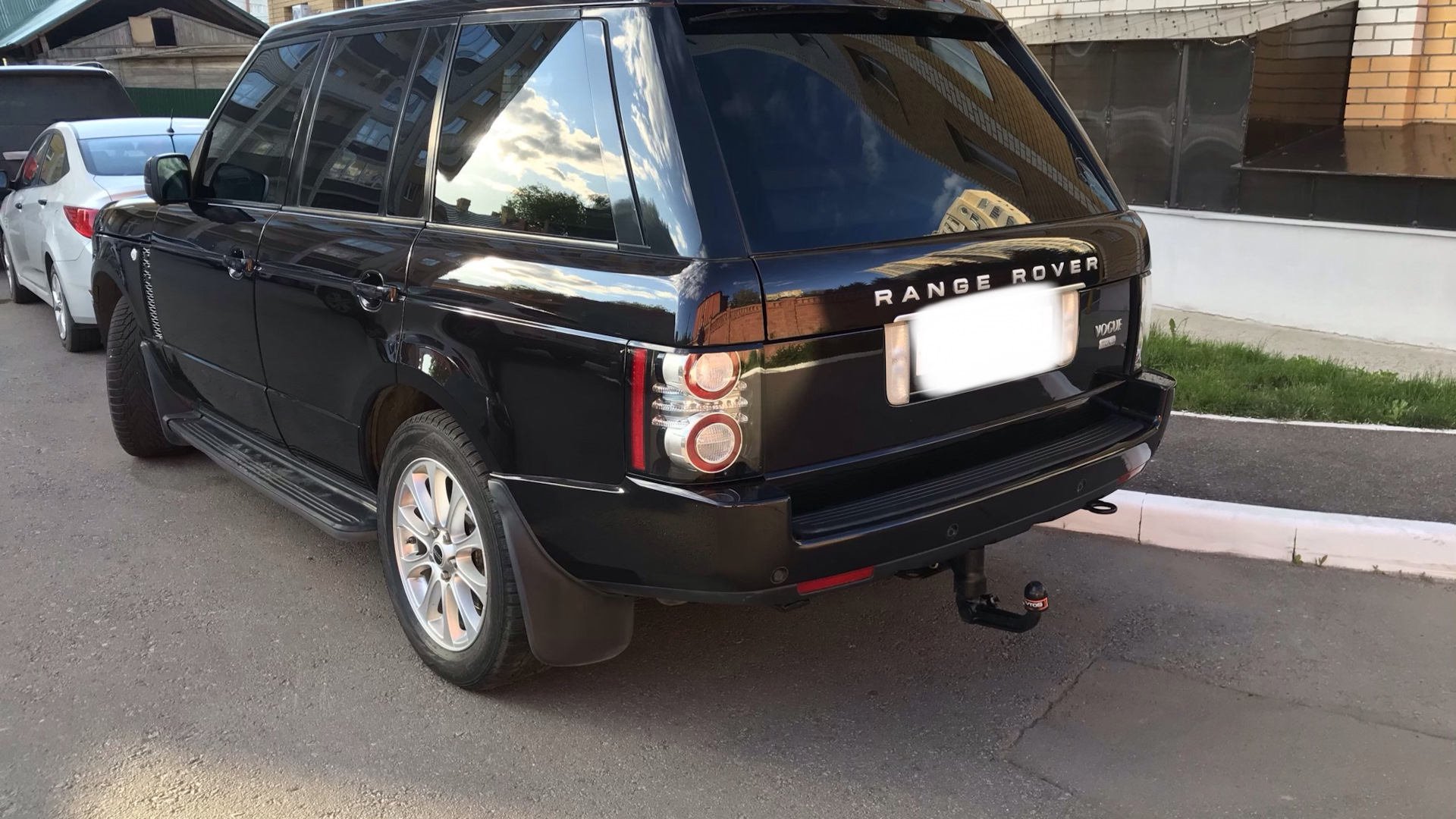 Rover на русском. Наклейка Рендж лучше китайца.
