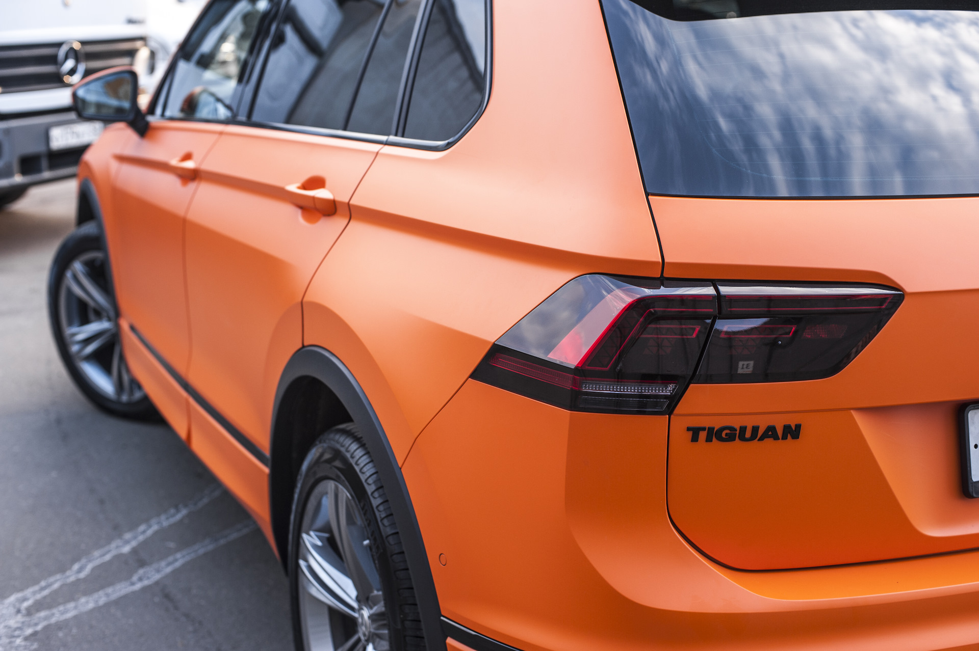 VW Tiguan Orange