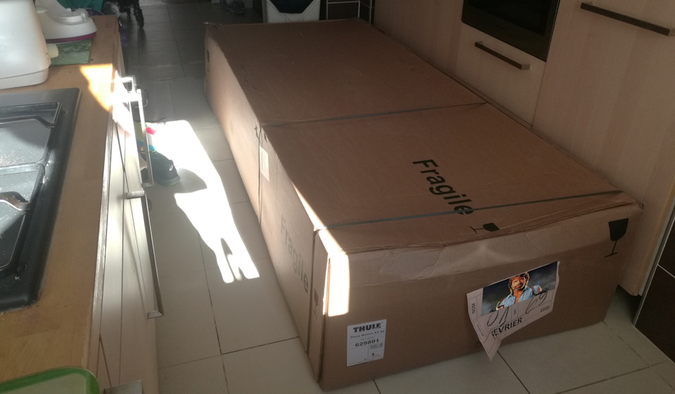 Мини-посылочка. — Audi A4 (B9). Запчасти на фото: 6208Q1