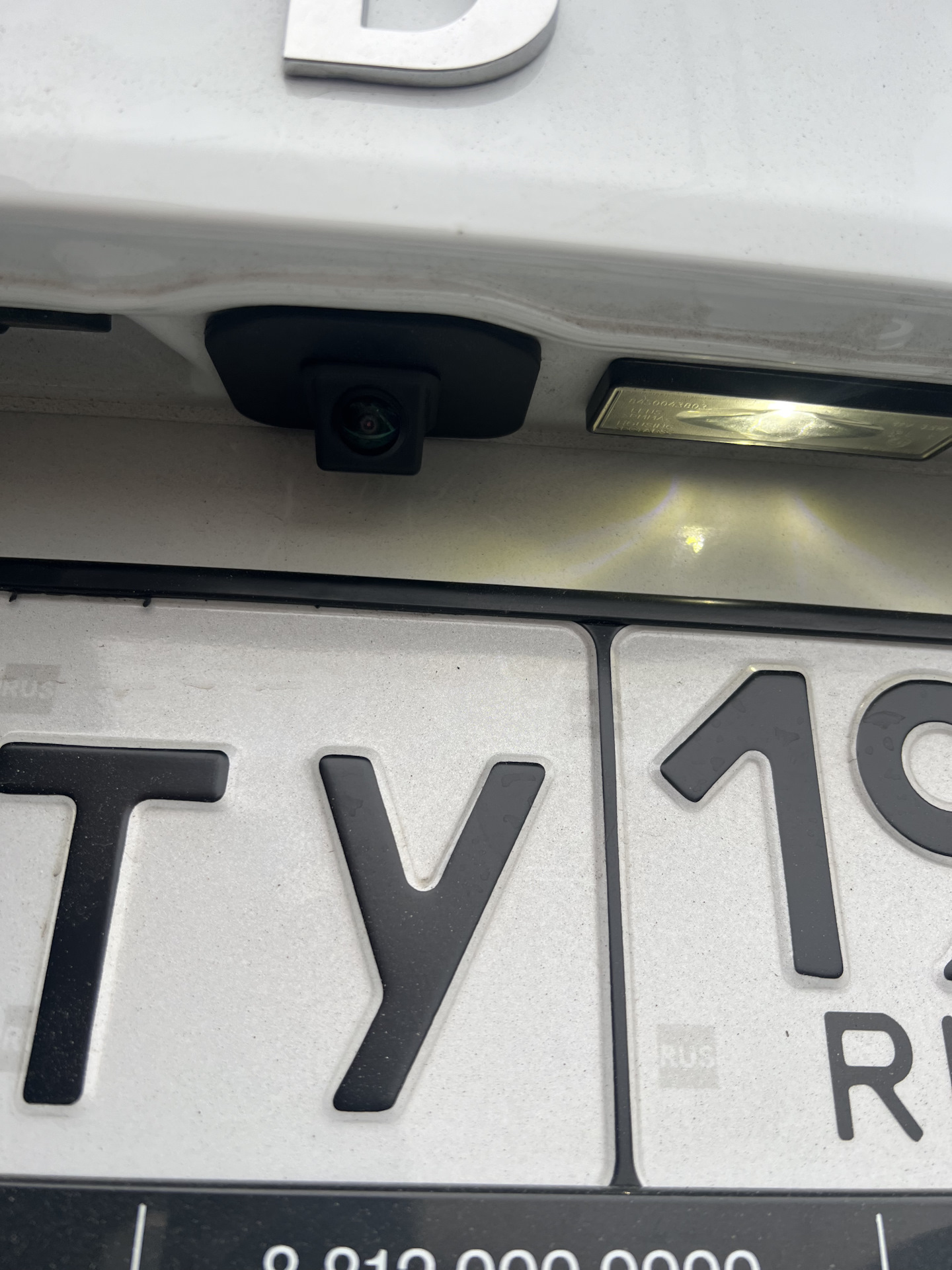 Установка камеры заднего вида на штатный дисплей — DRIVE2