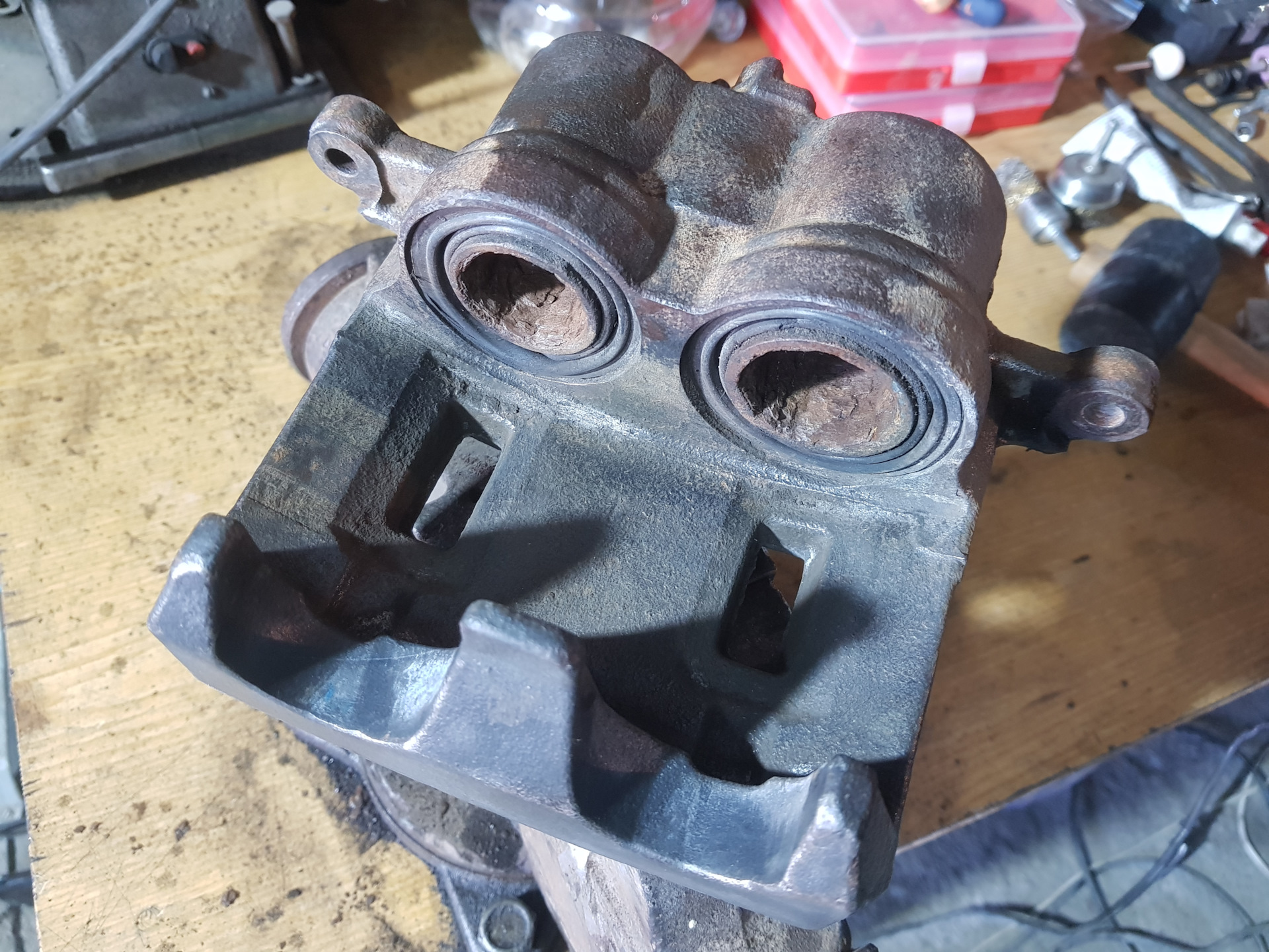 Тормозные суппорта брембо 8-ми поршневые. Суппорт 08. Rx-8 суппорта. Vw passat b5 суппорт ate. 8 поршневые суппорта ауди.