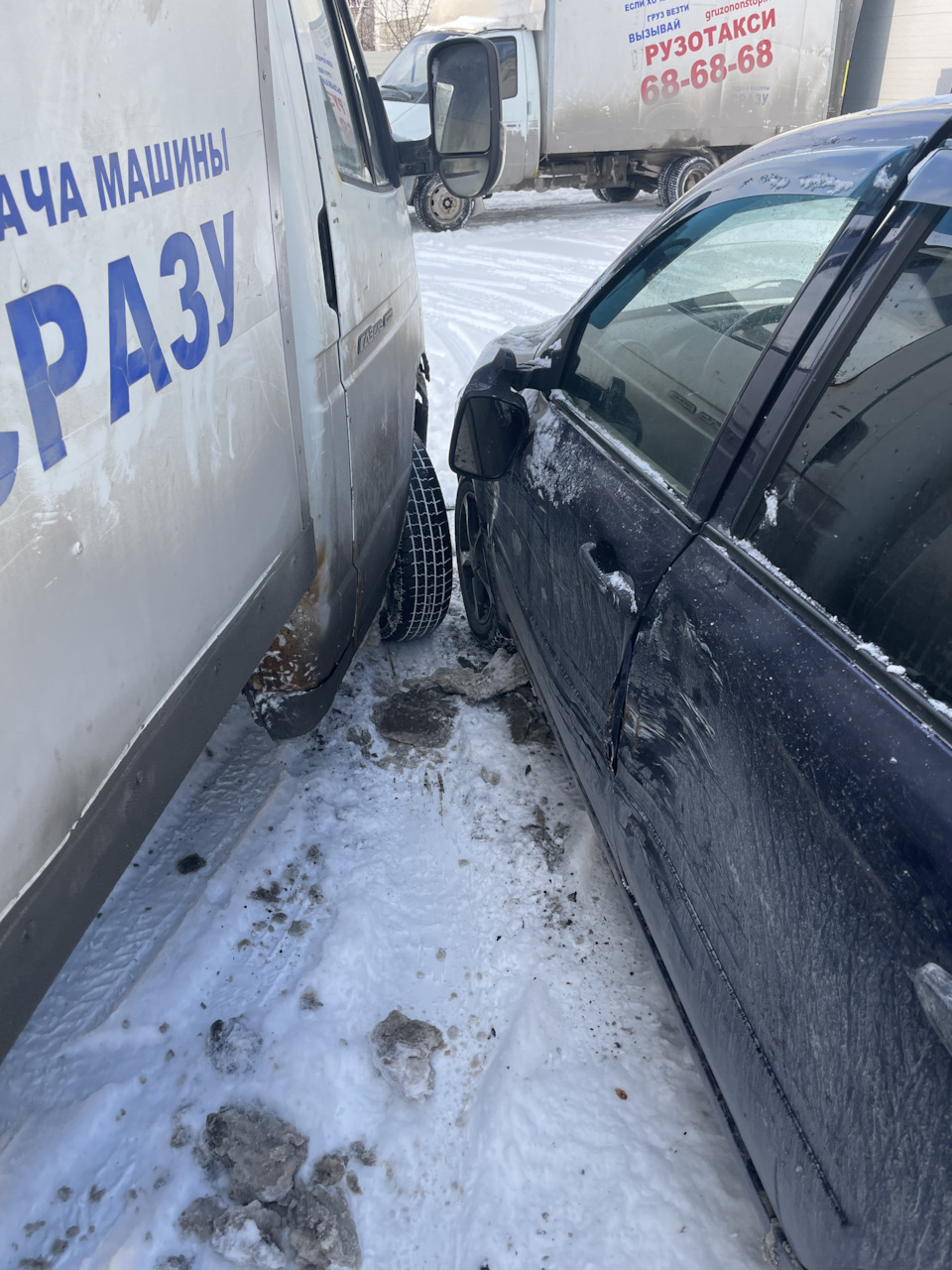 Вдруг откуда не возьмись, появился газелист😅 — Lada Гранта, 1,6 л, 2013  года | ДТП | DRIVE2