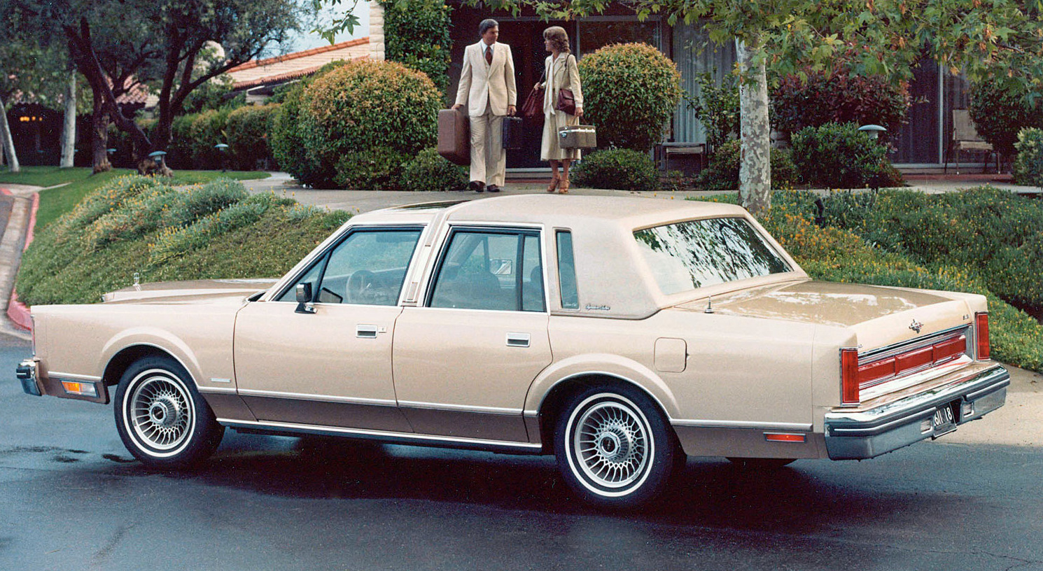 lincoln town car 1981